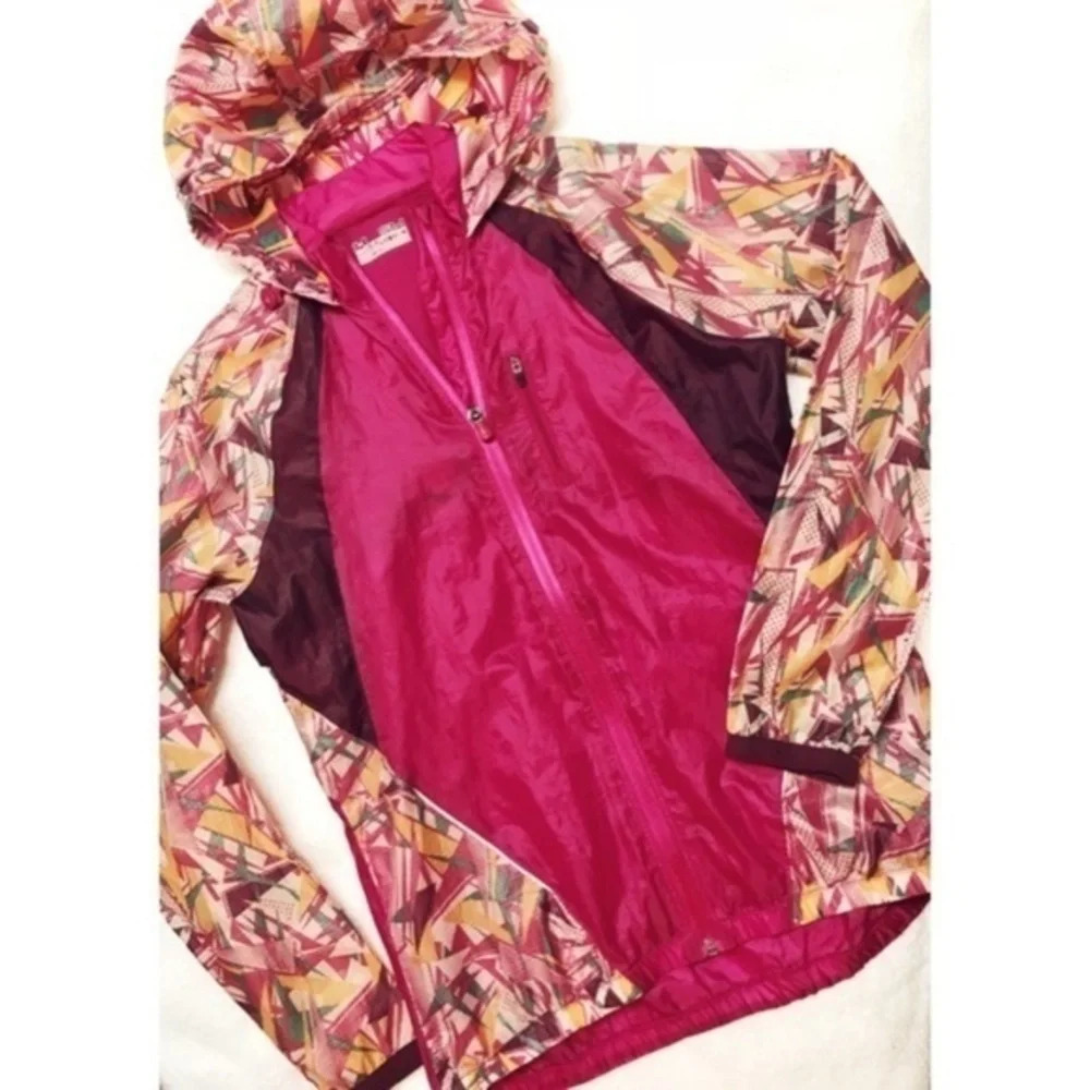 Under Armour • Pink Patterned Running Jacket - Picture 6 of 6